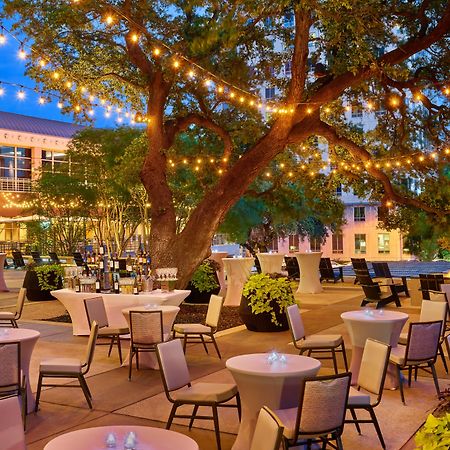 Downright Austin, A Renaissance Hotel Exterior photo