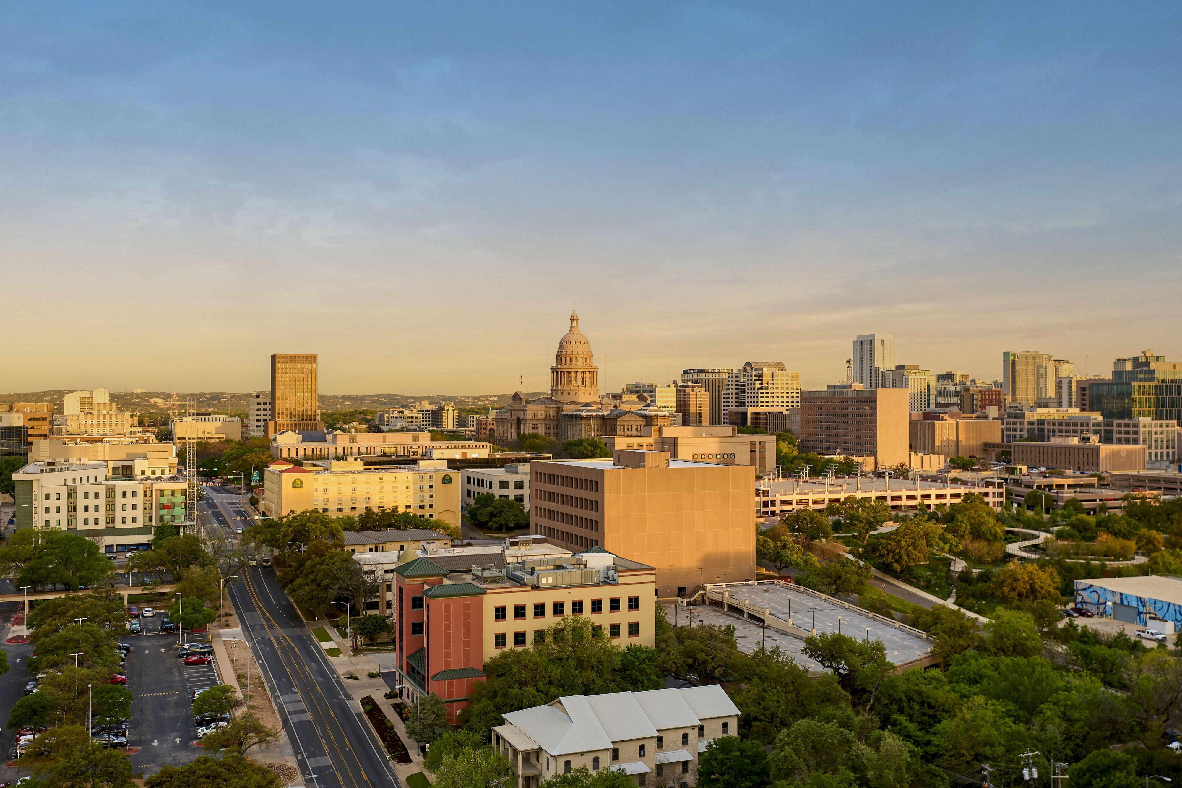 Downright Austin, A Renaissance Hotel Exterior photo