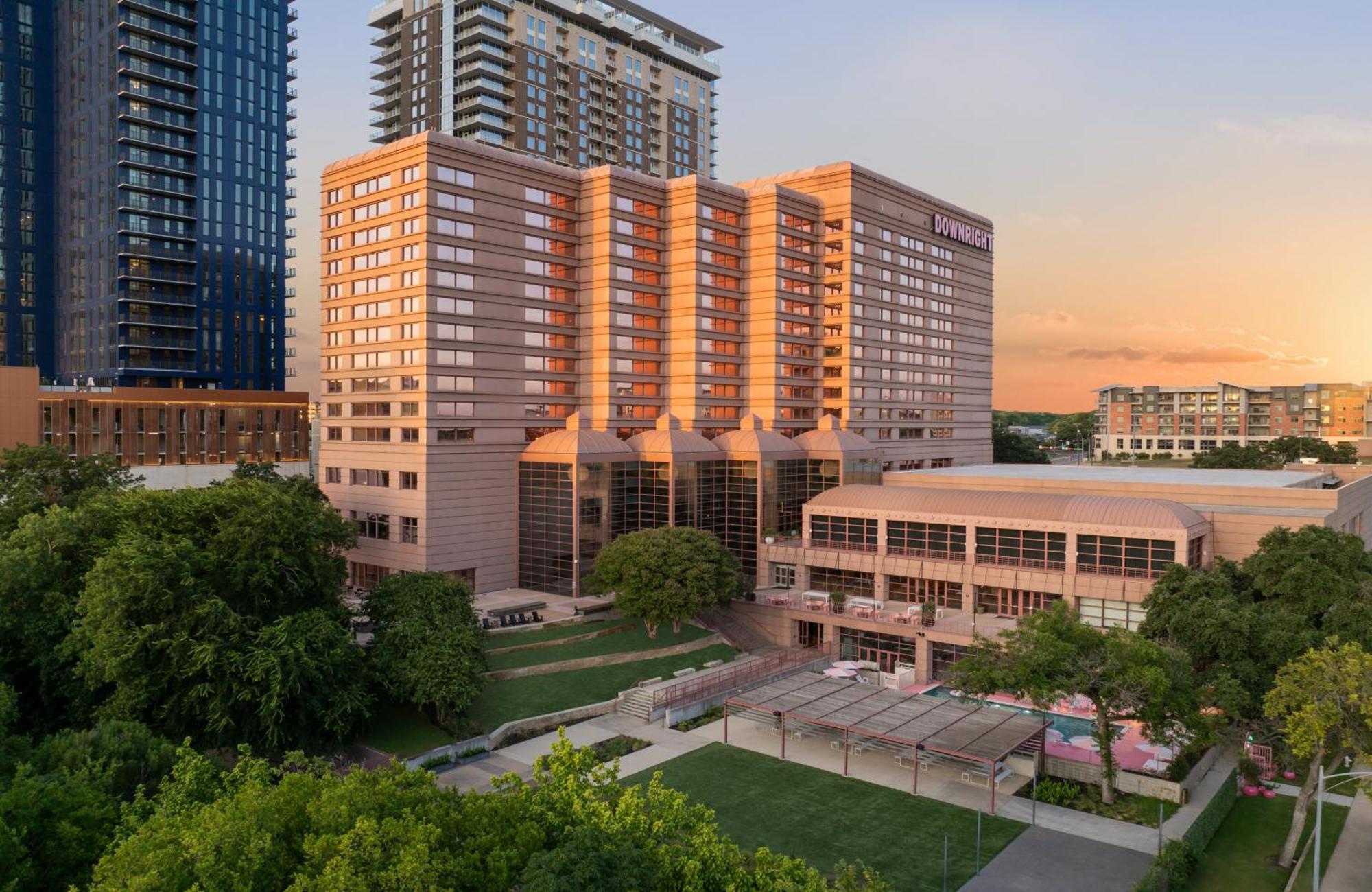 Downright Austin, A Renaissance Hotel Exterior photo