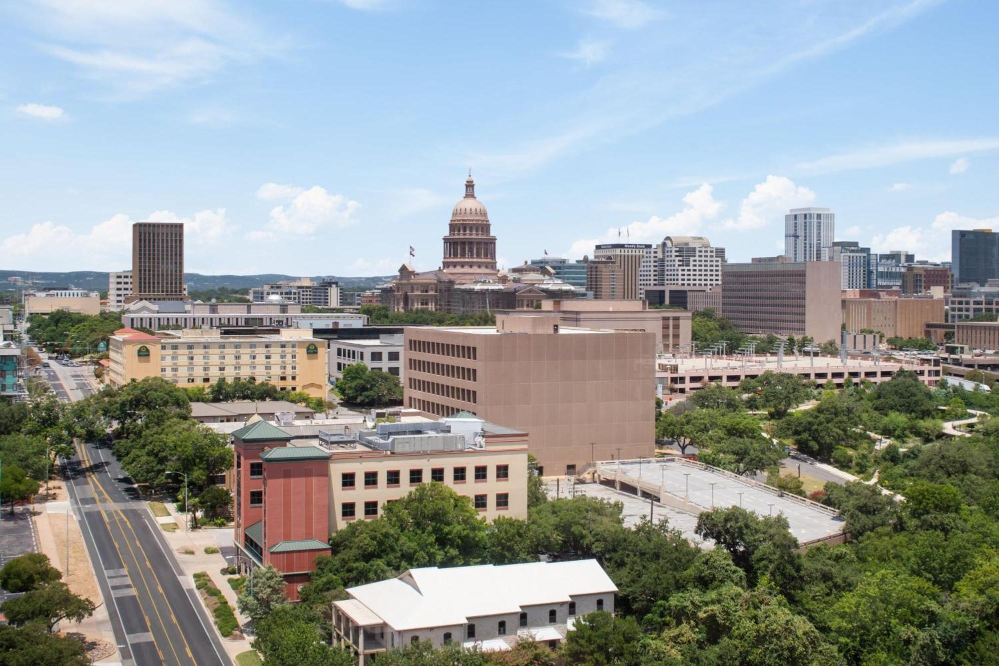 Downright Austin, A Renaissance Hotel Exterior photo